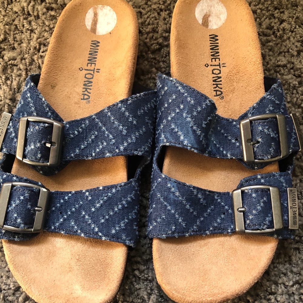 New like Minnetonka sandals
